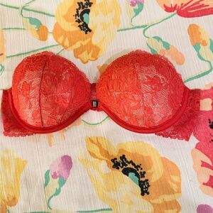 Elegant Red Lace Strapless Bra32B by Victoria’s Secret